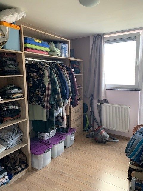 Ongemeubeld tweeslaapkamer-appartement op de tweede verdieping foto 8