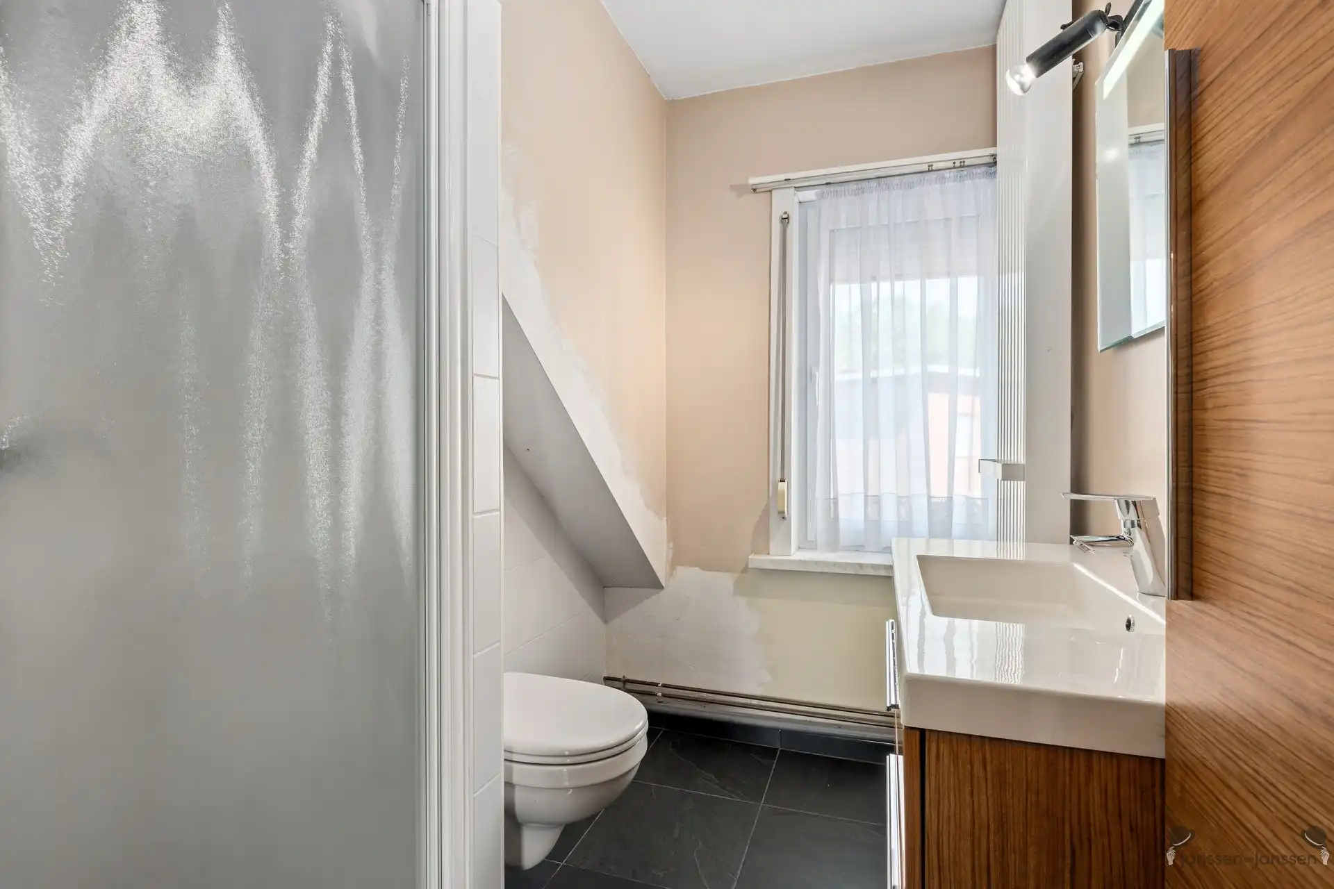 Op te frissen bel-etage met 3 slpk's in Schoten foto 8