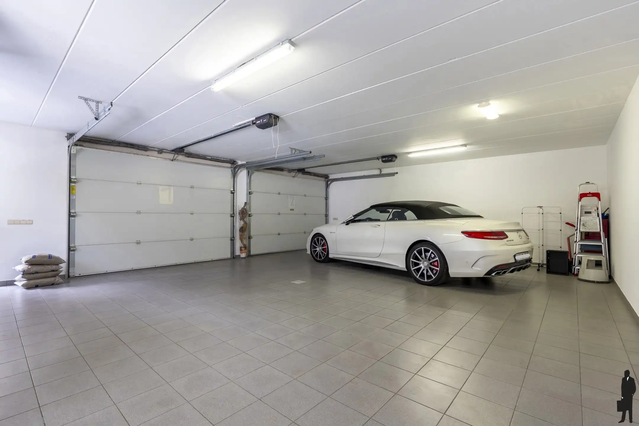 Riante villa (maar liefst 454m² woonopp.) vlakbij Nederland foto 22