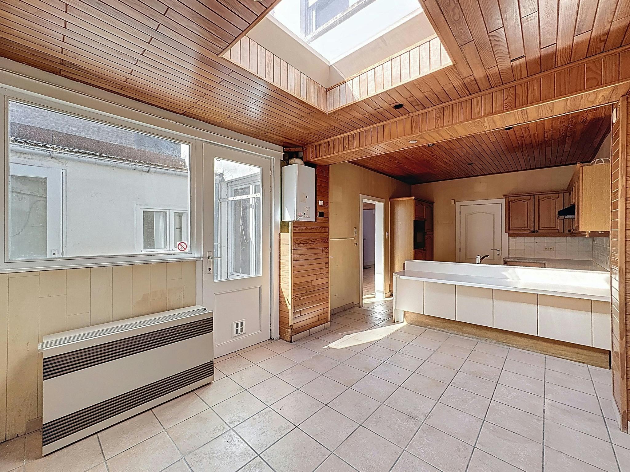 Huis met 3 slaapkamers en veel potentieel te koop in Heist foto 11