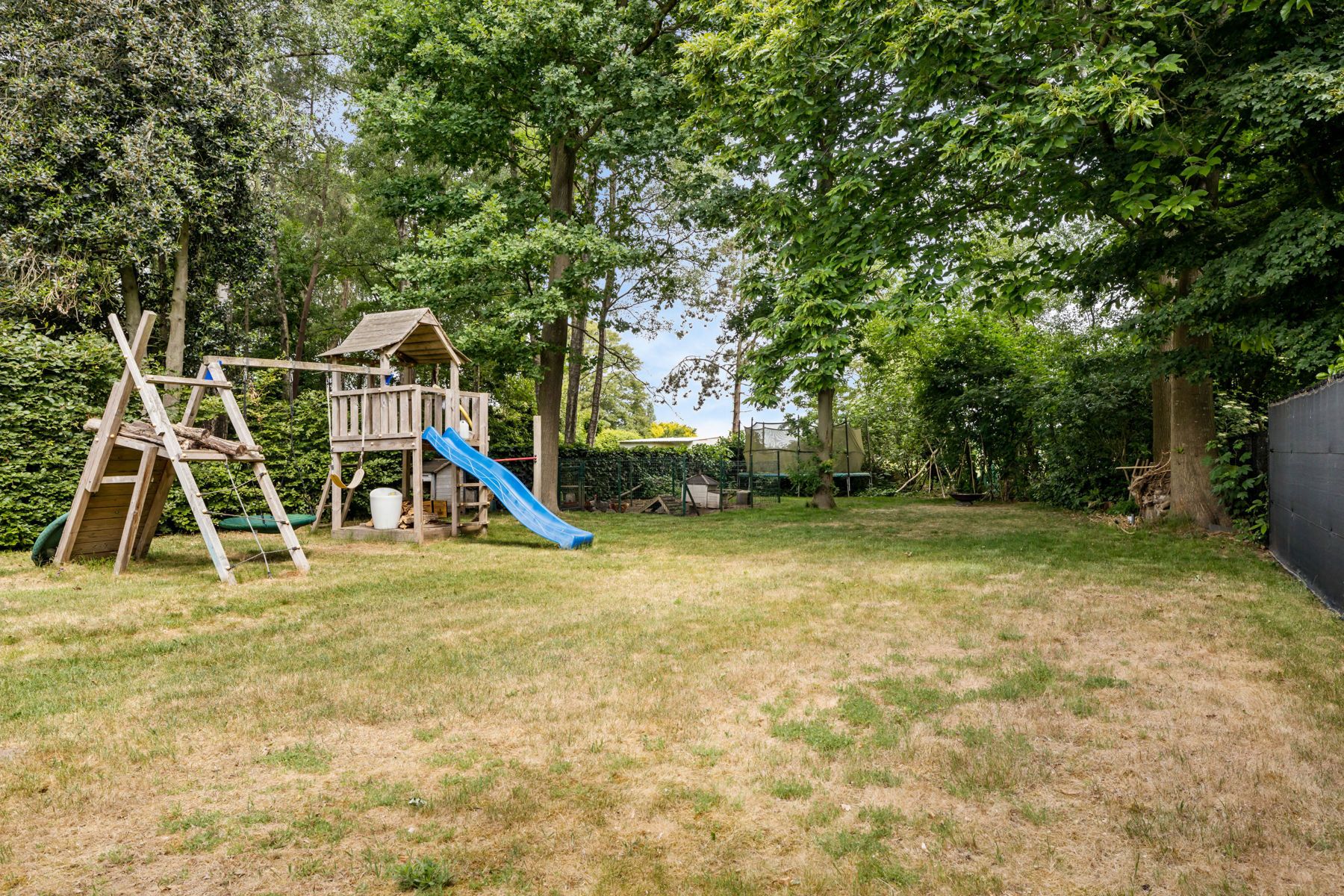 Vrijstaande villa met 4 slpk, zwembad & prachtige badkamer foto 25