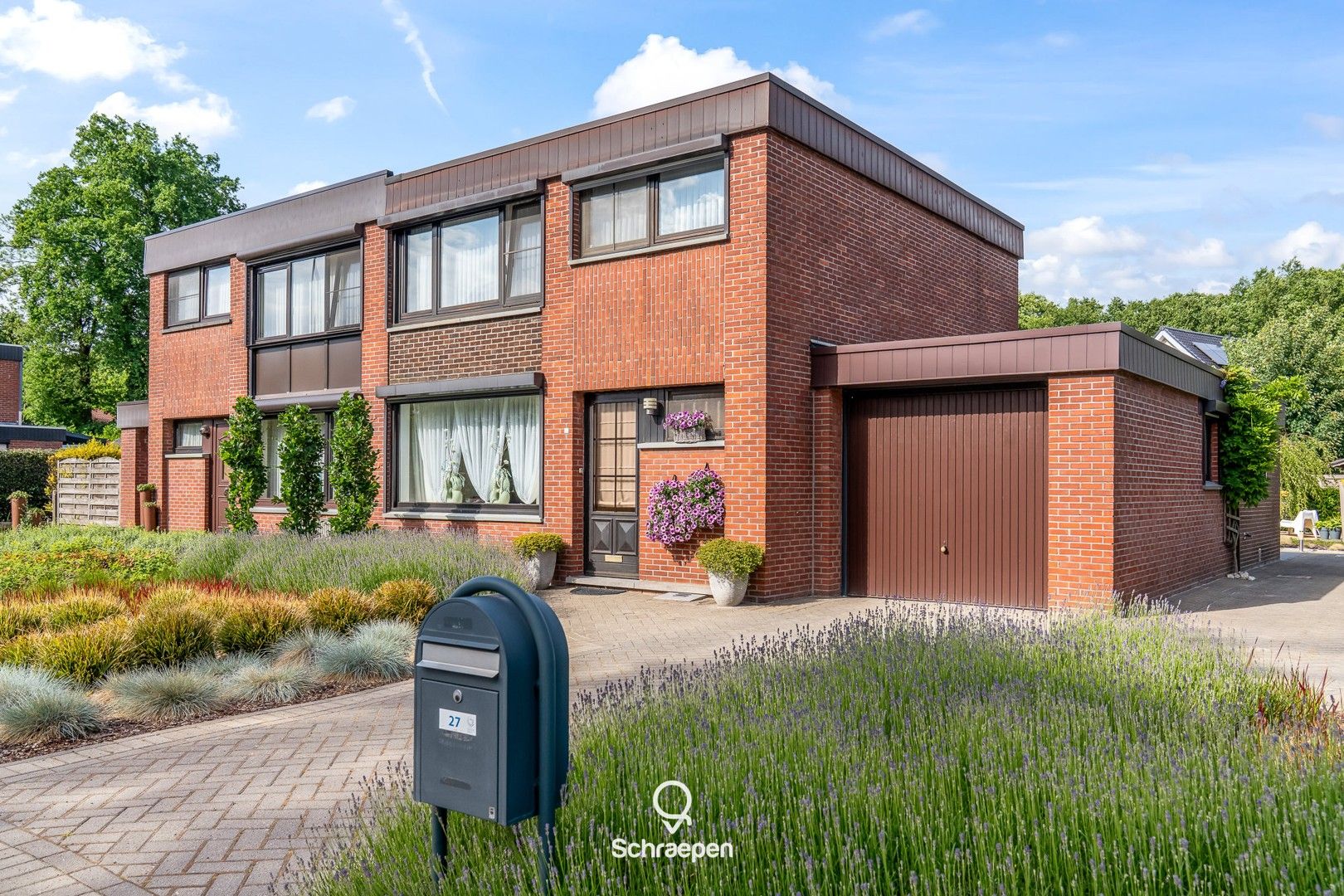 Hoofdfoto van de publicatie: Goed onderhouden woning met 3 slpks op perceel van 5,2 are nabij Genk-centrum!