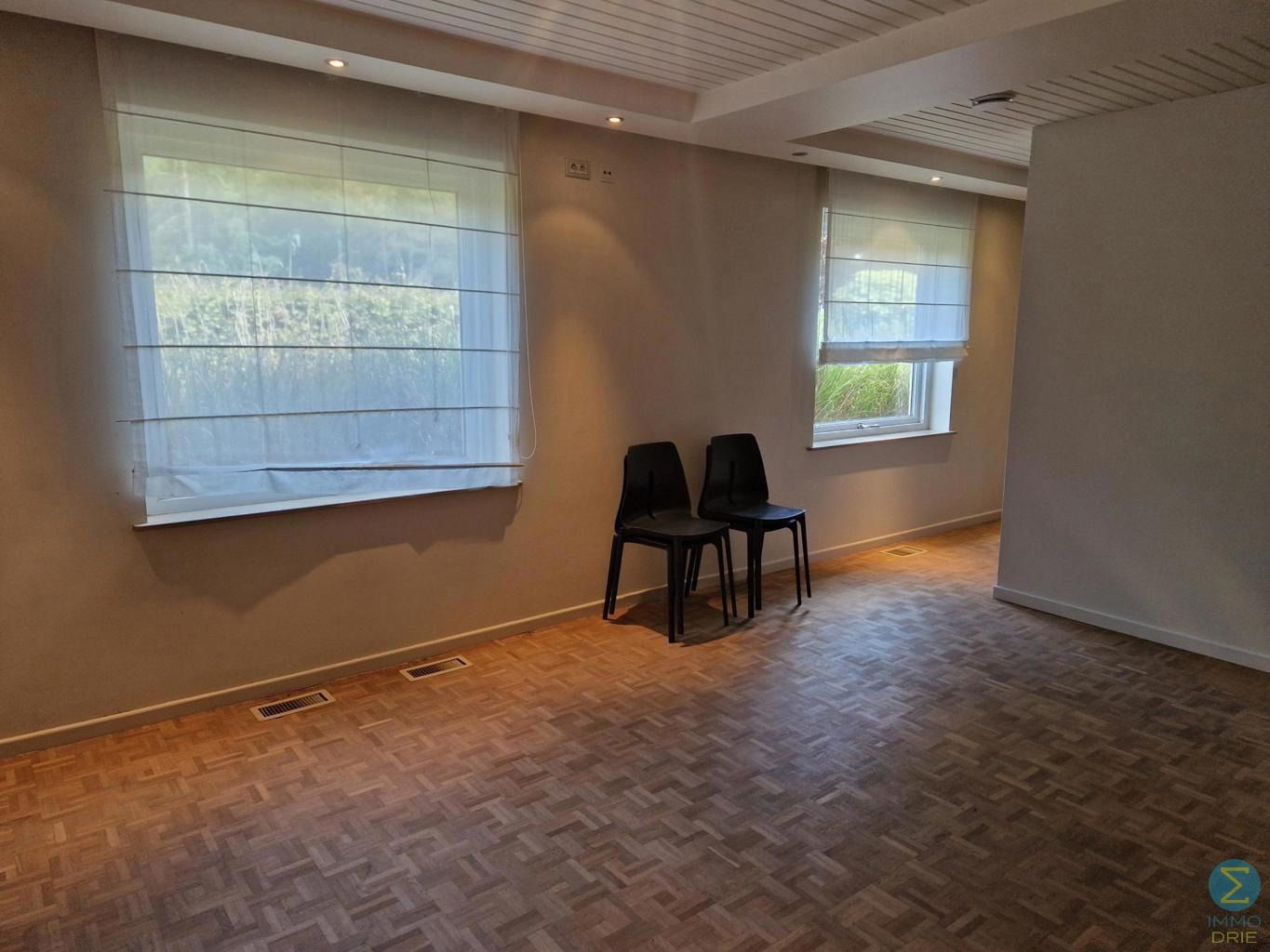 Vrijstaande woning van 340m². foto 14