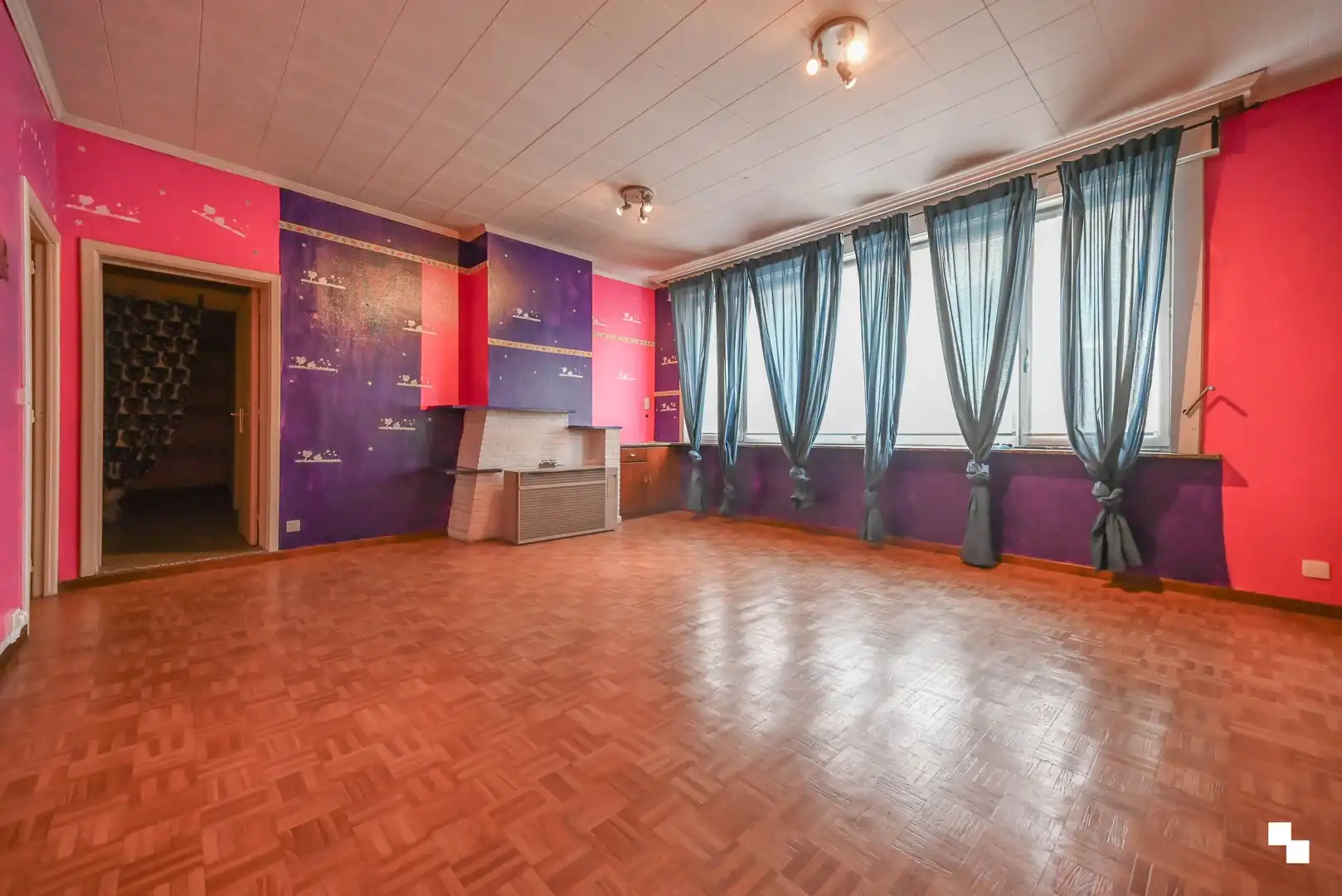 Verder op te knappen handelseigendom met woonst in centrum Izegem foto 13