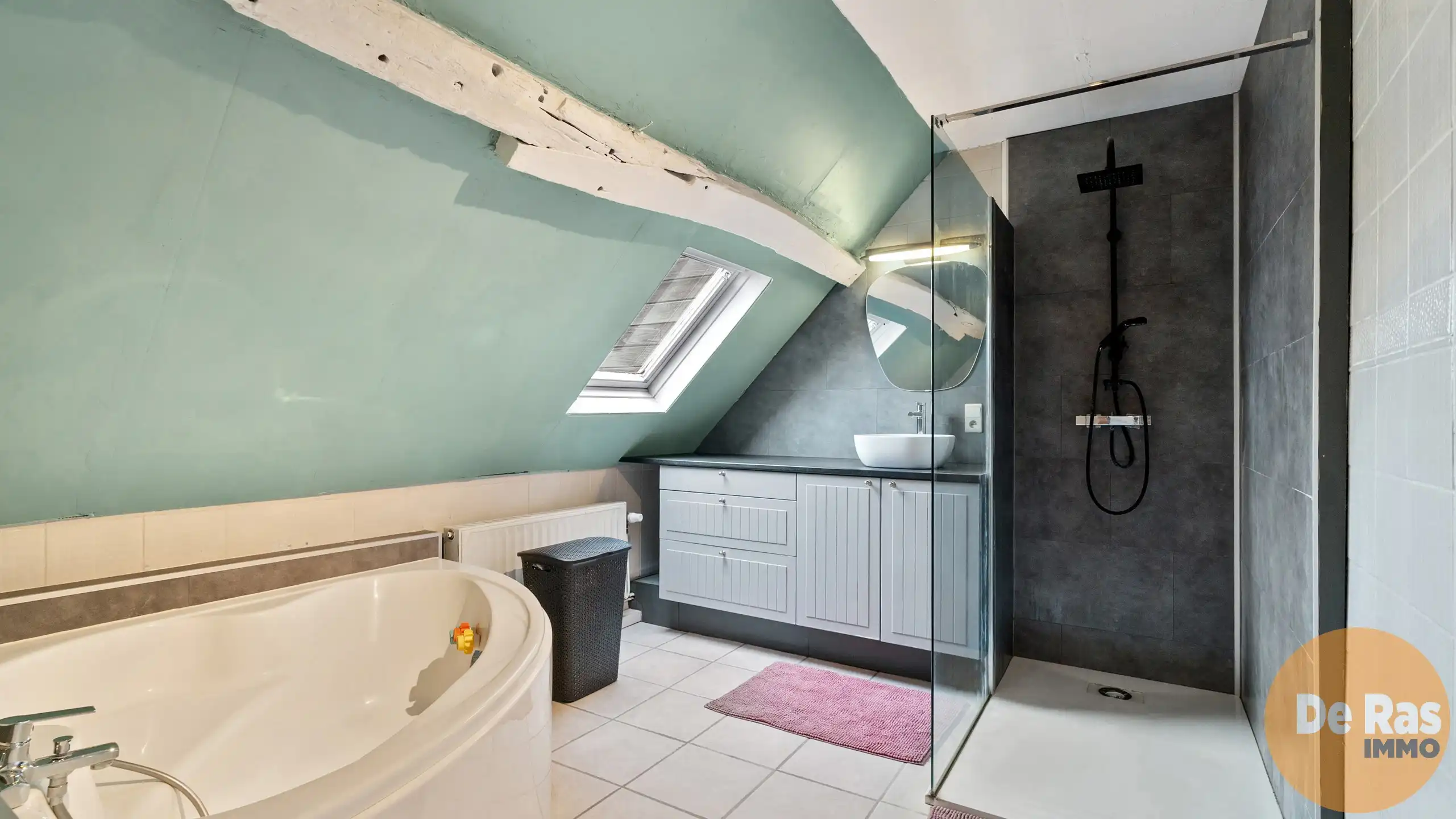 VLOESBERG -  Landelijk gelegen woning op ruim perceel van 17 are foto 8