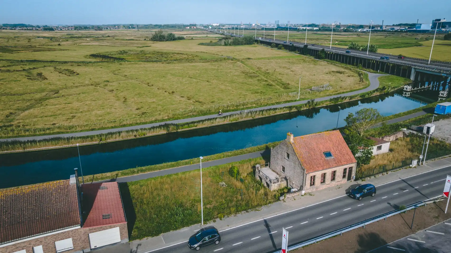 Te renoveren vrijstaande woning met prachtig uitzicht in natuurgebied  foto 26