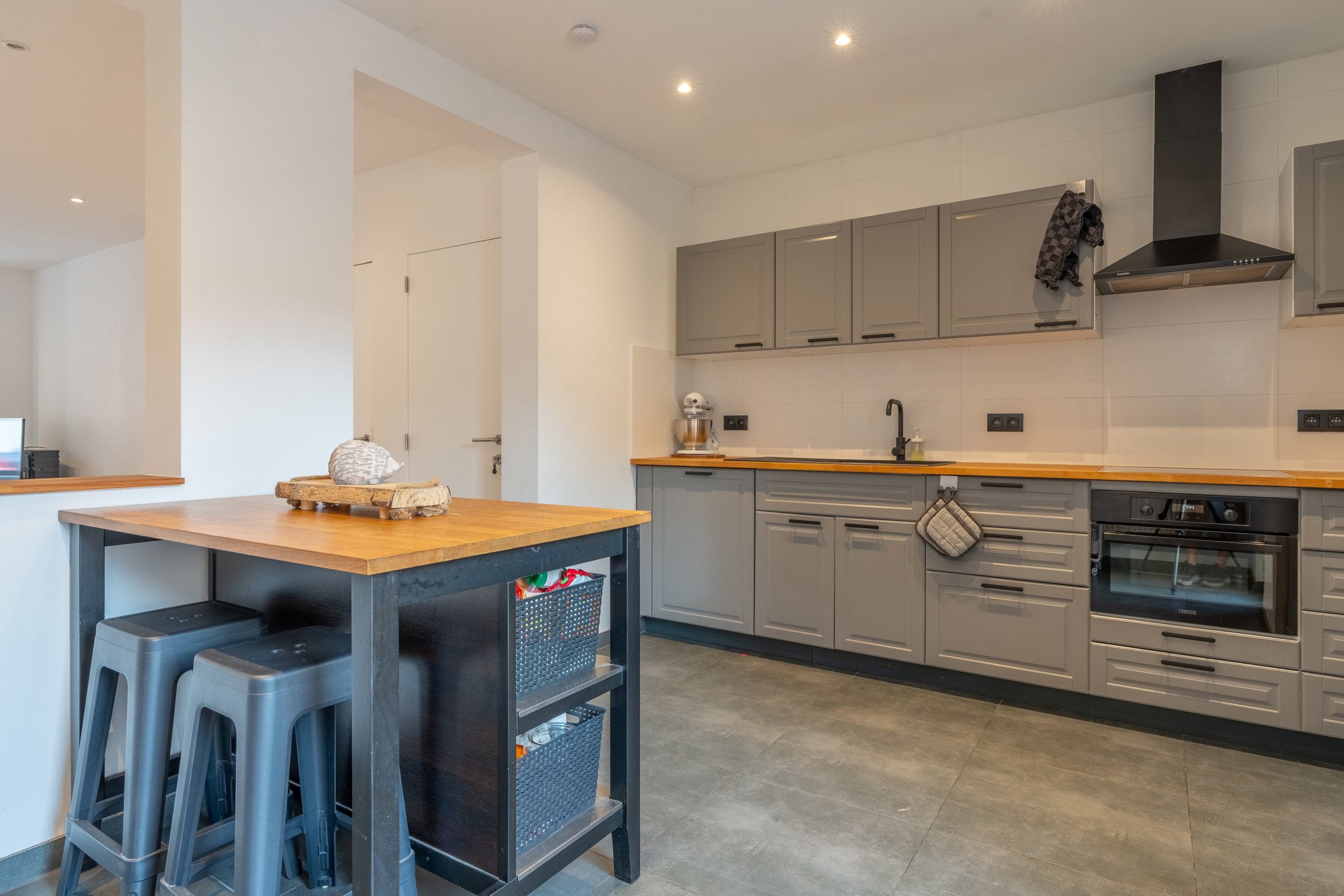 Recent gerenoveerde woning (2023) met 2 slaapkamers en gezellige stadstuin. foto 11