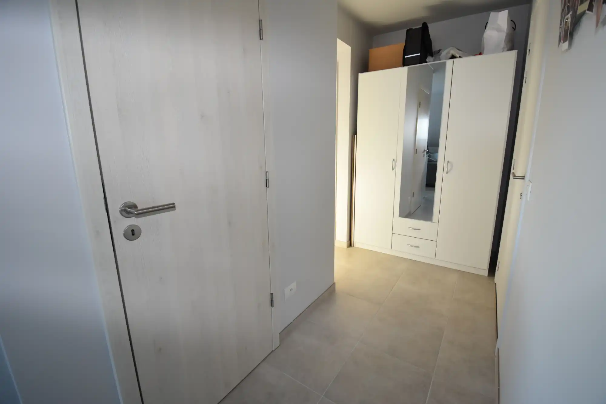 BEZOEKMOMENT WOENSDAG 15/04 VAN 16U30 TOT 18U | RECENT 2 SLPK APPARTEMENT MET TERRAS, LIFT EN INCLUSIEF AUTOSTAANPLAATS foto 9