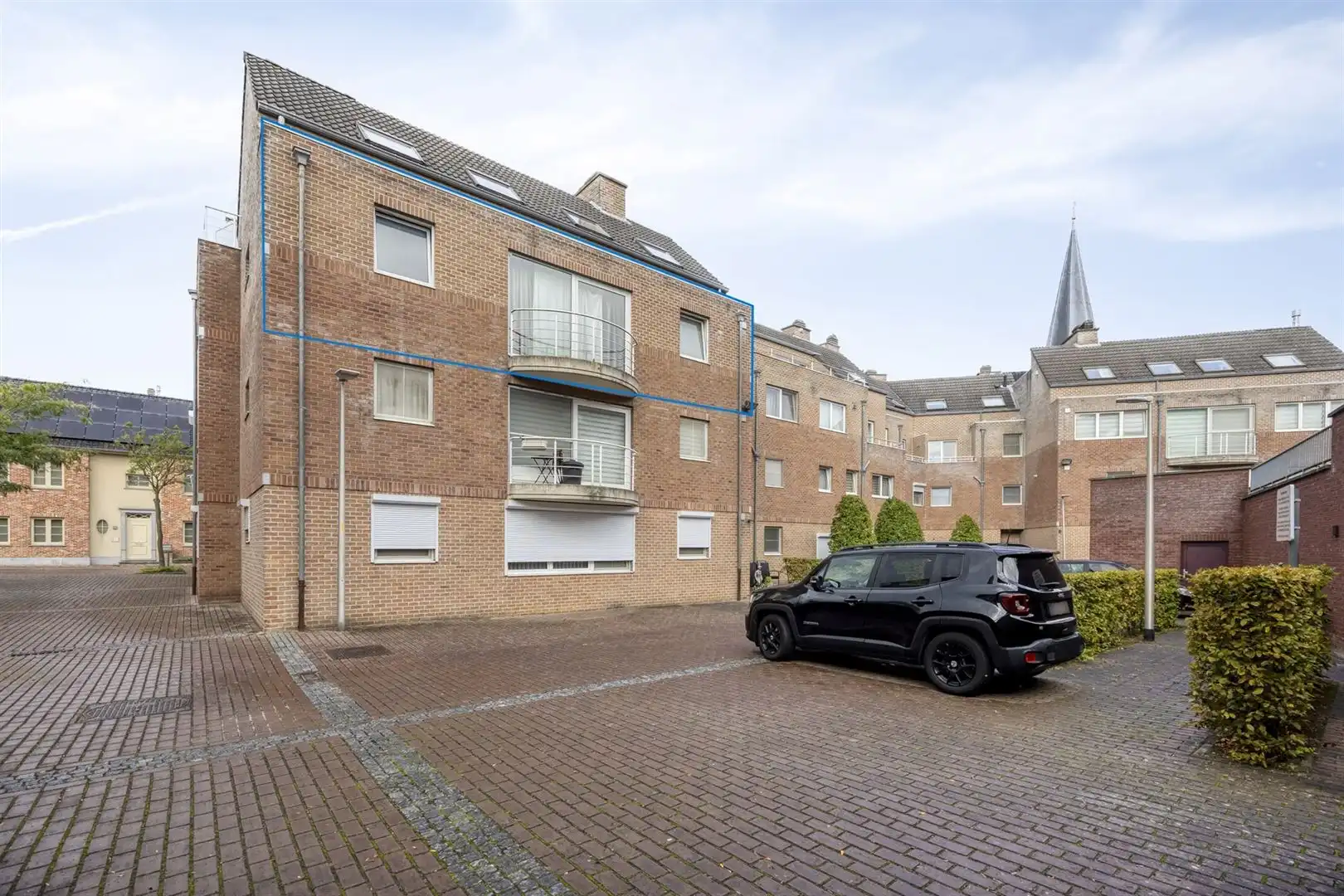 TE KOOP: Appartement met 2 slaapkamers in hartje Zolder! foto 2