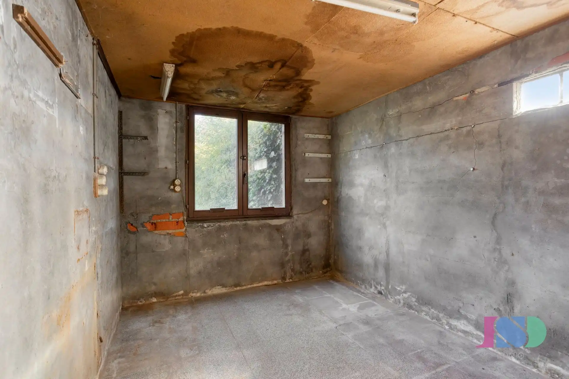 Te renoveren woning met potentieel foto 11