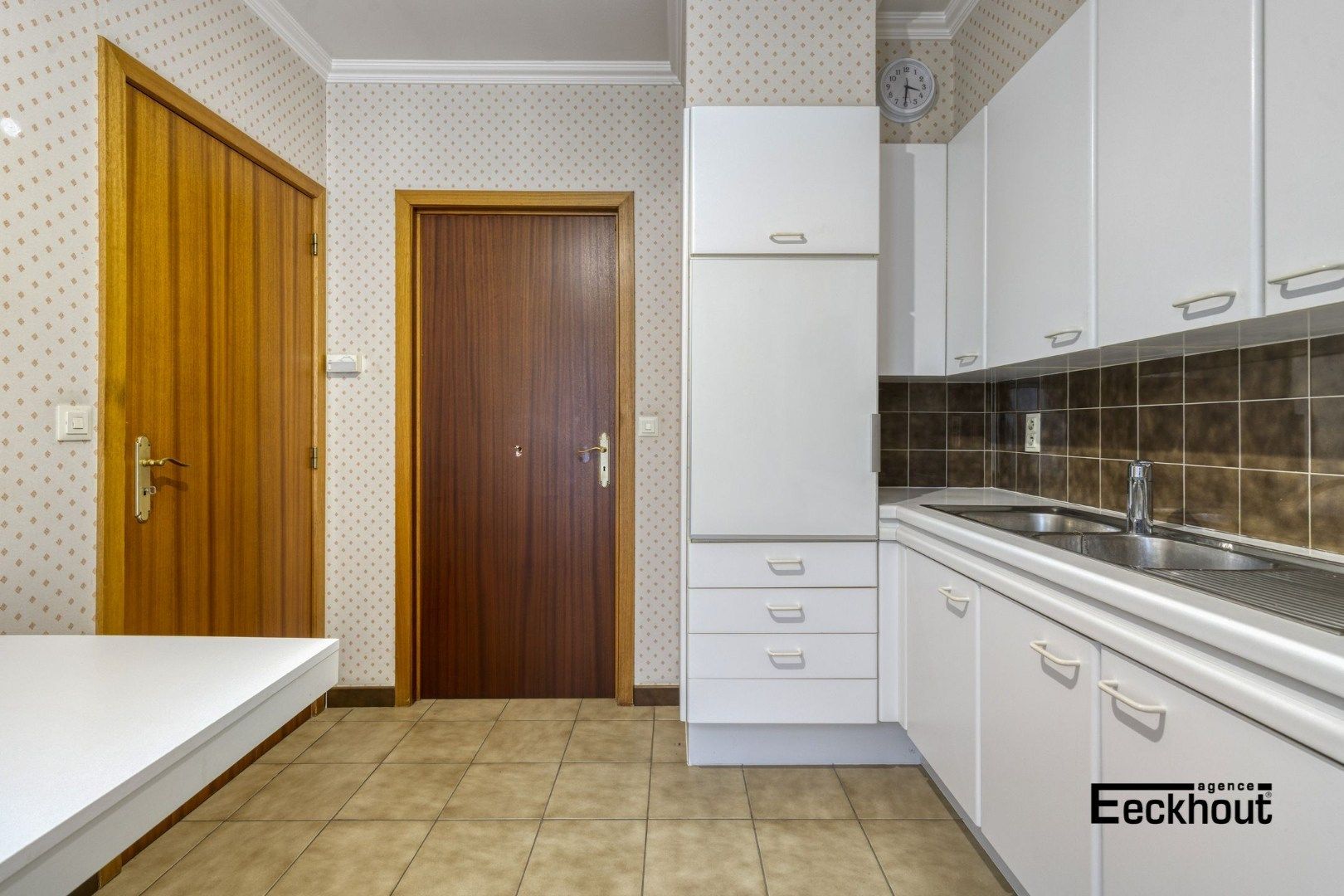 Verzorgde villa met garage in een brede, rustige straat in residentiële wijk! foto 7