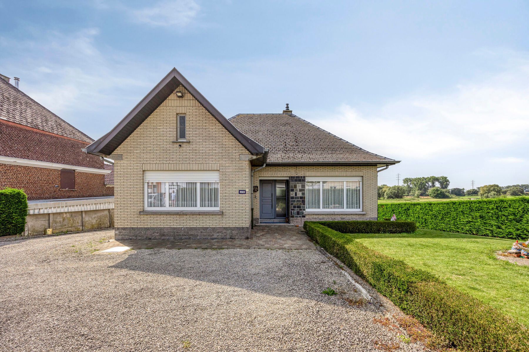 Vrijstaande woning met grote tuin en veel potentieel foto 27