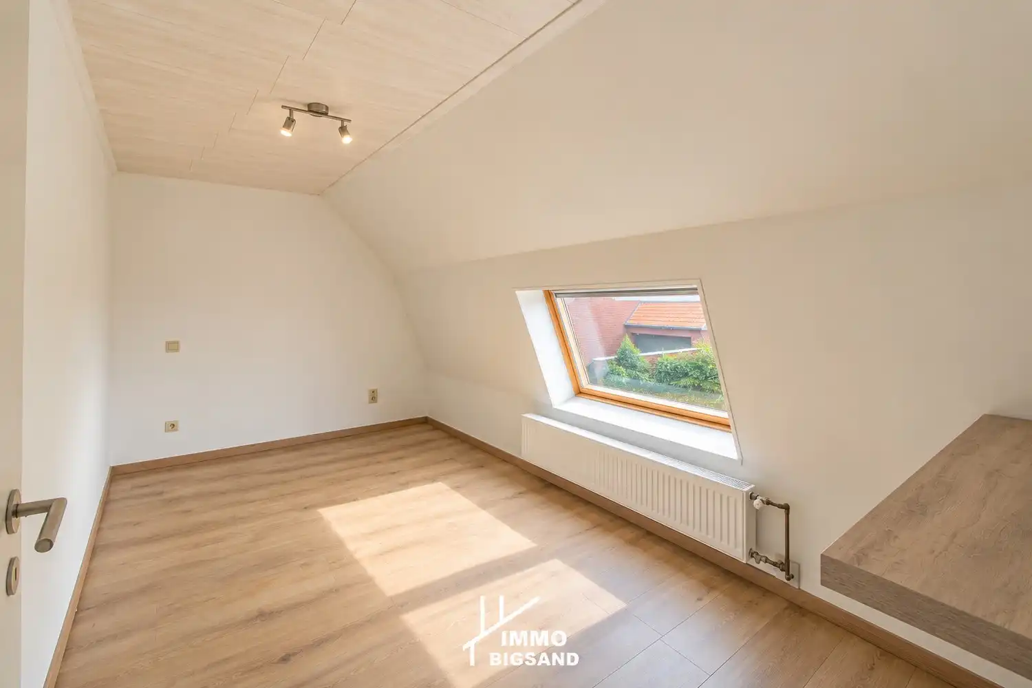 Gezellige instapklare woning in Bissegem met 3 slaapkamers en ruime tuin foto 11