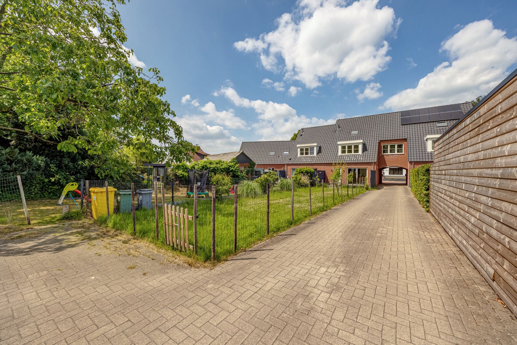 Ruime energiezuinige woning met 4 slaapkamers en zuid georiënteerde tuin.  foto 23