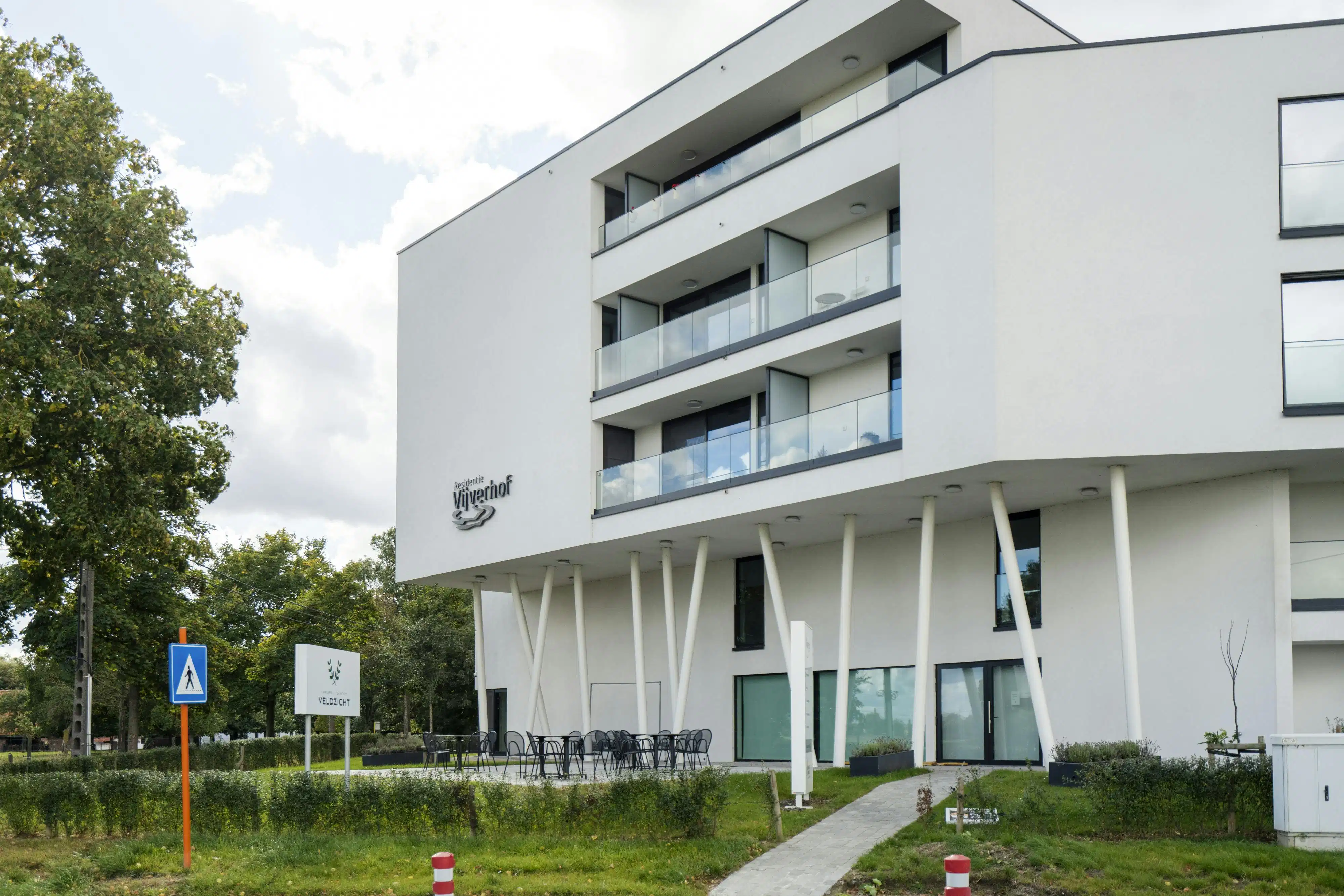 Verzorgde assistentiewoning met terras en uitzicht te Zwevegem foto 11