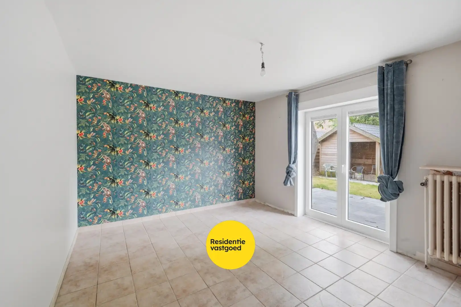 Vrijstaande bungalow met veel potentieel langs het water in hartje Oudenburg foto 14