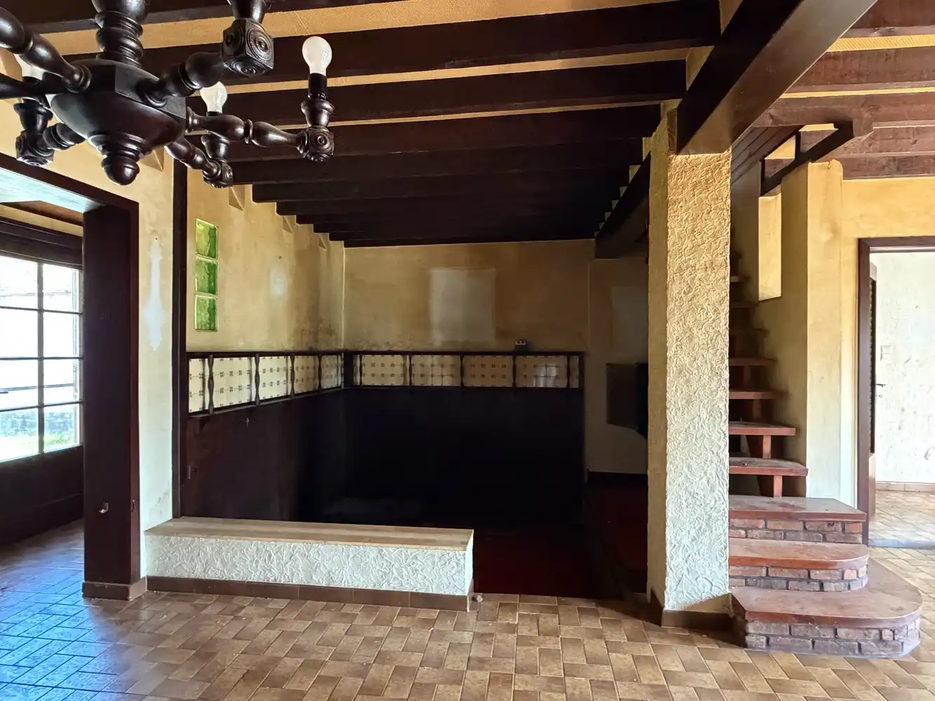 Te renoveren woning met 3 slaapkamers, garage en diepe tuin foto 5