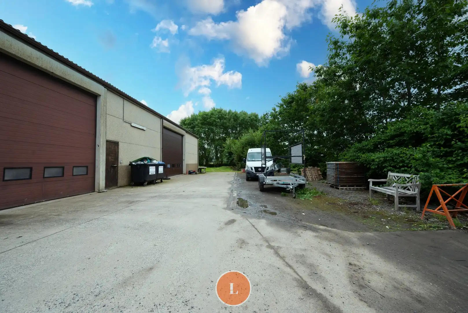 Loods van  360m² op 5513m² grond in industriegebied foto 2