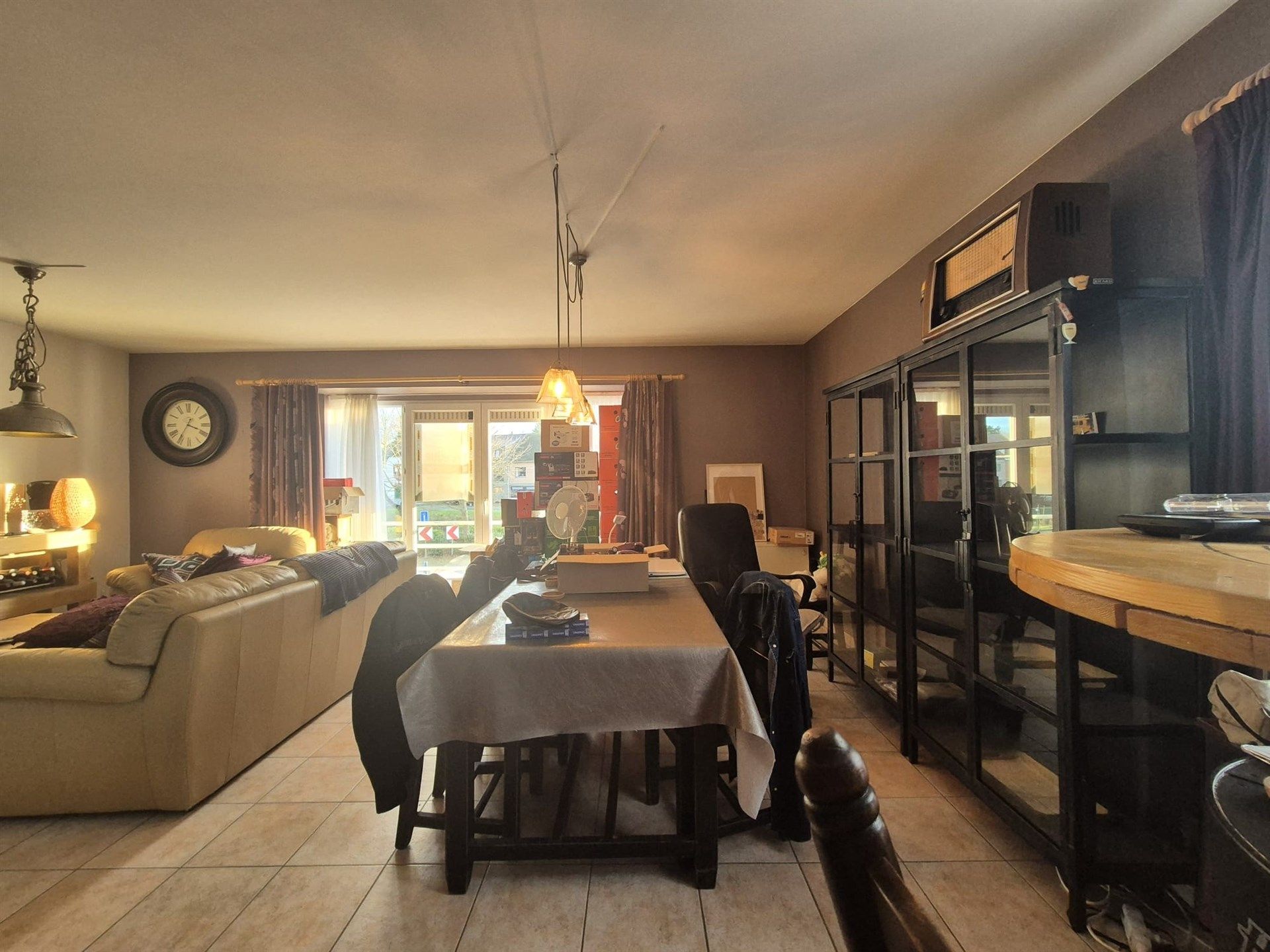 Ruim appartement met garage gelegen op het eerste verdiep vlakbij de Warande. foto 3