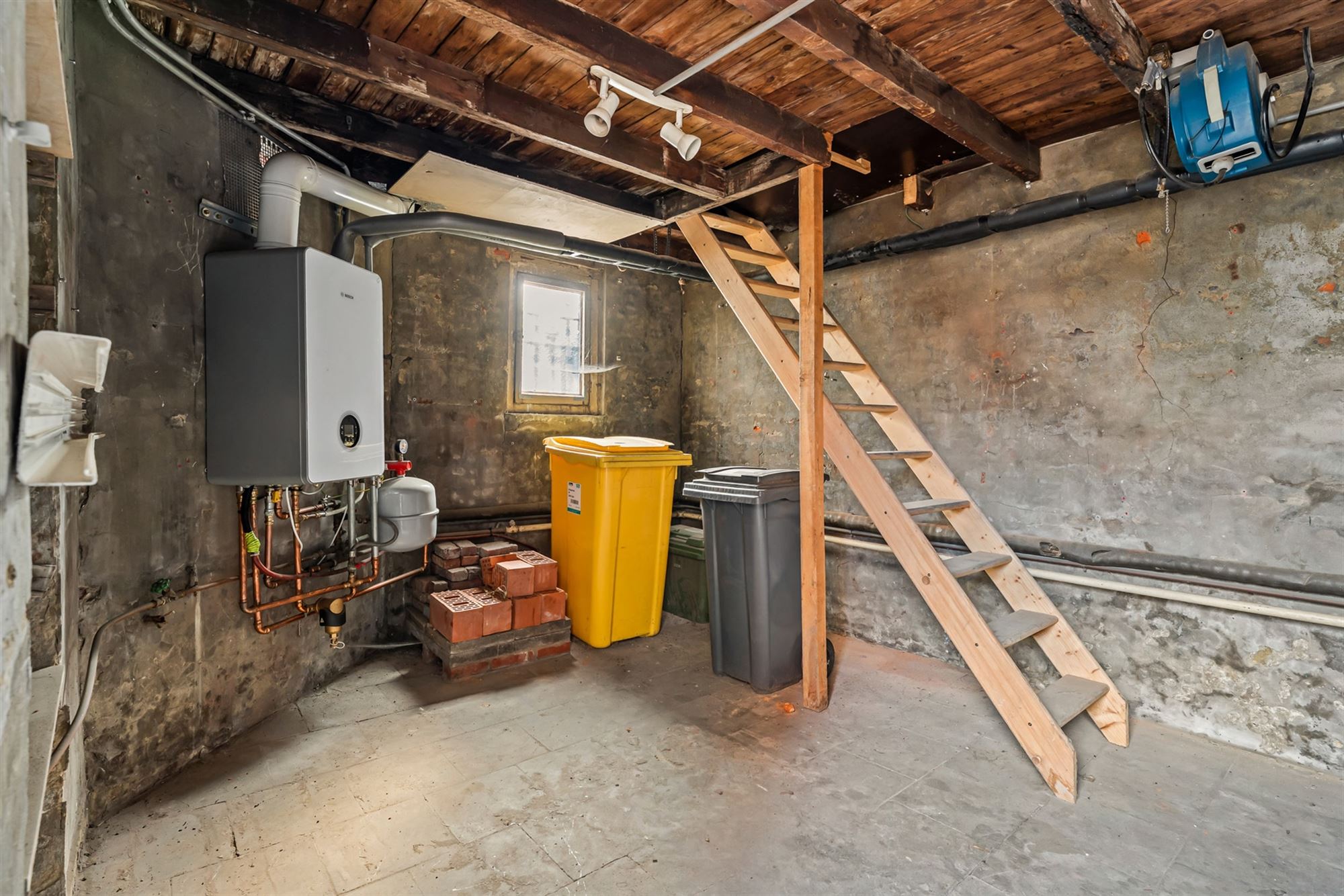 PRACHTIG INSTAPKLAAR HERENHUIS IN GEEL CENTRUM  foto 27