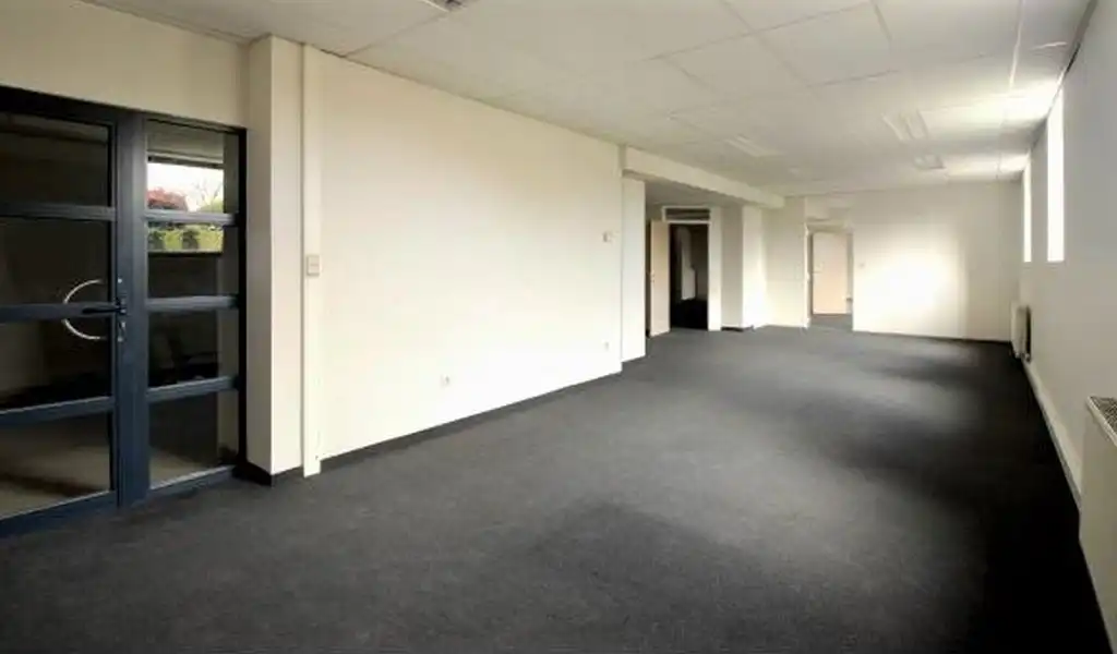 Instapklare gerenoveerde kantoorruimte aan de luchthaven van Antwerpen foto 6