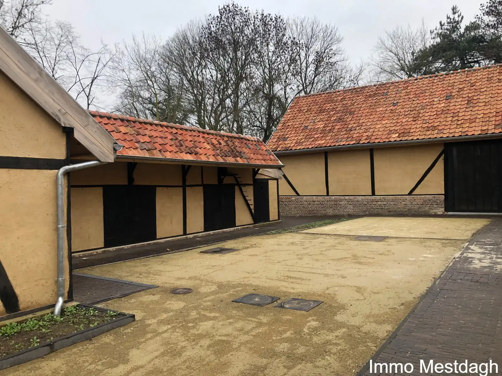 Volledig gerenoveerde horecazaak verbonden aan het Amandinamuseum.   foto {{pictureIndex}}