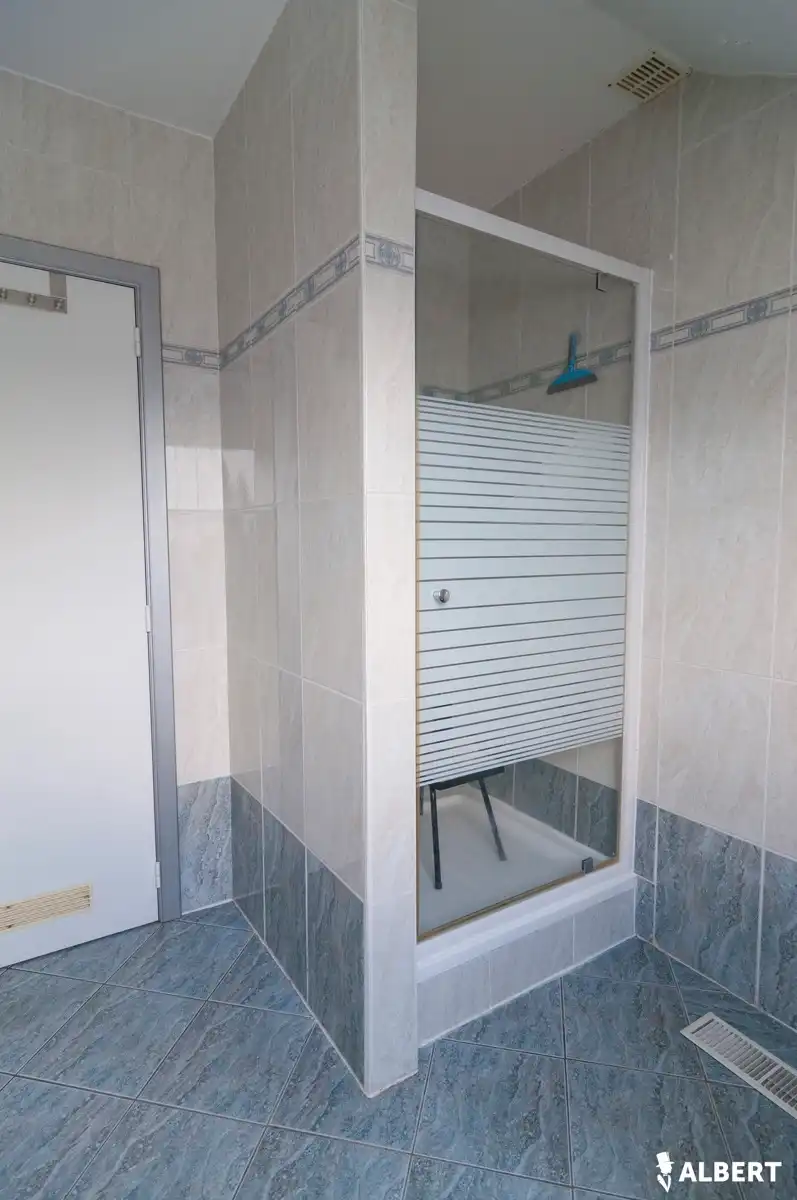  Ruime woning van 239m² op groot perceel  in Diepenbeek! foto 27
