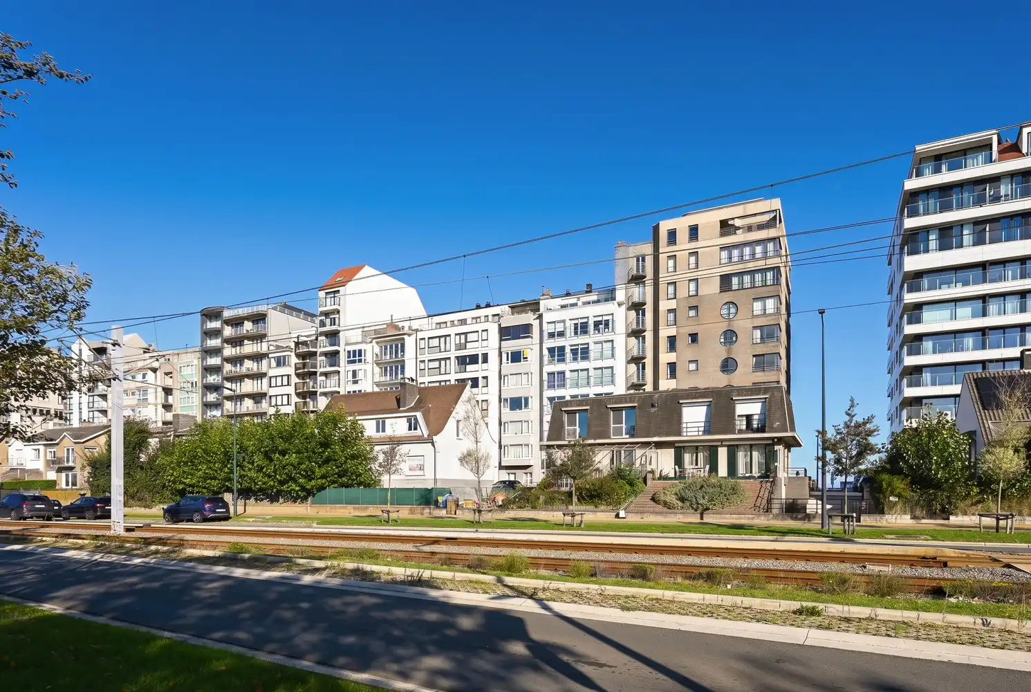 Volledig vernieuwd appartement met open zichten achter de Zeedijk foto 13