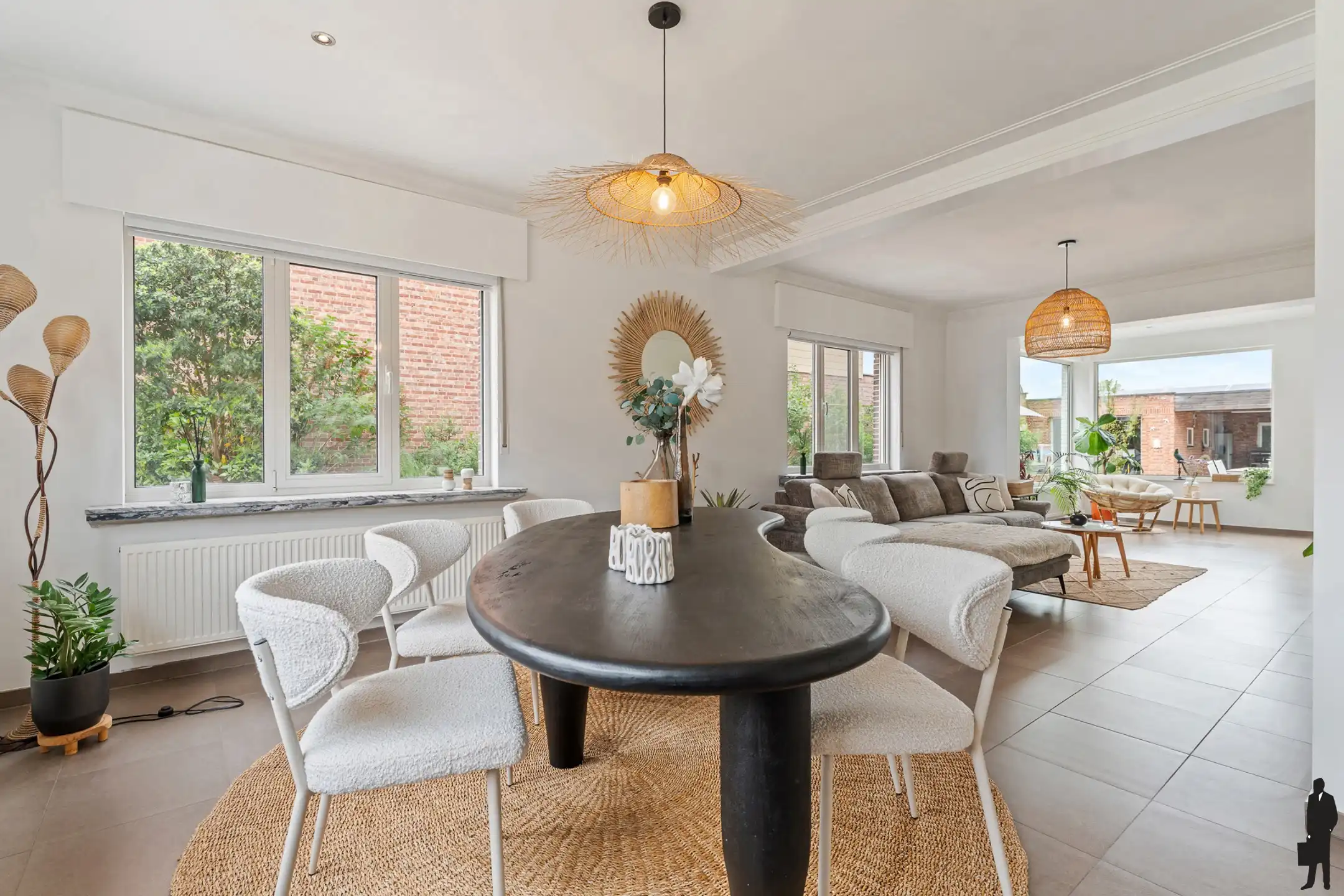 Ruime instapklare woning met garage en open zicht op 1849m². foto 3