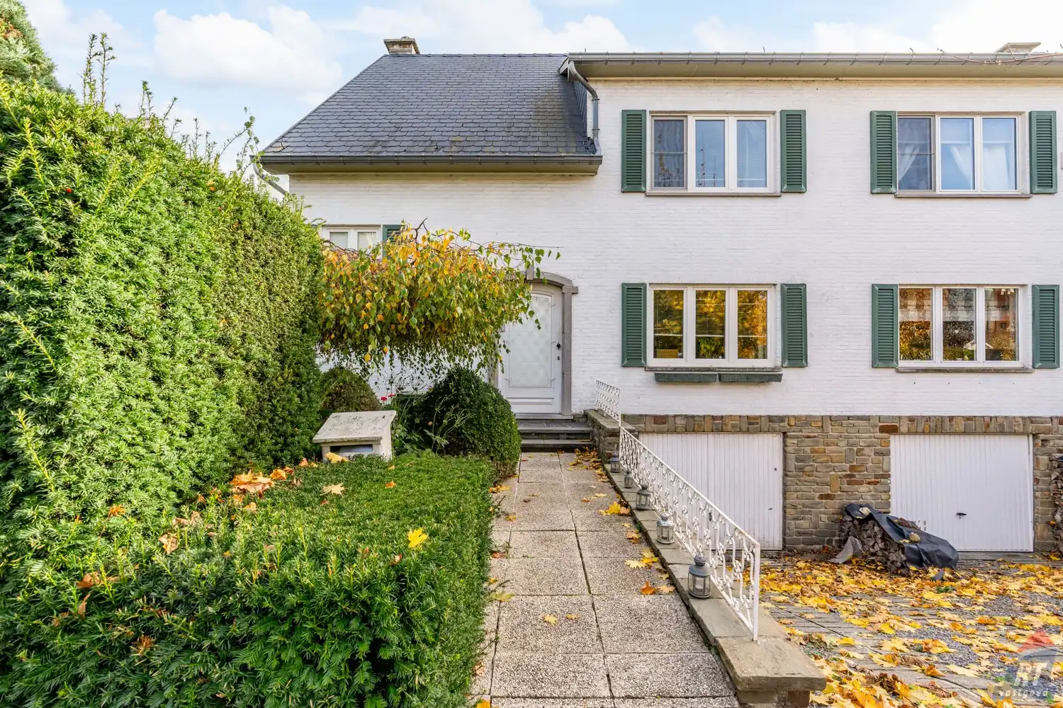 Hoofdfoto van de publicatie: Ruime halfopen woning met potentieel, gunstig gelegen nabij centrum Sint-Truiden