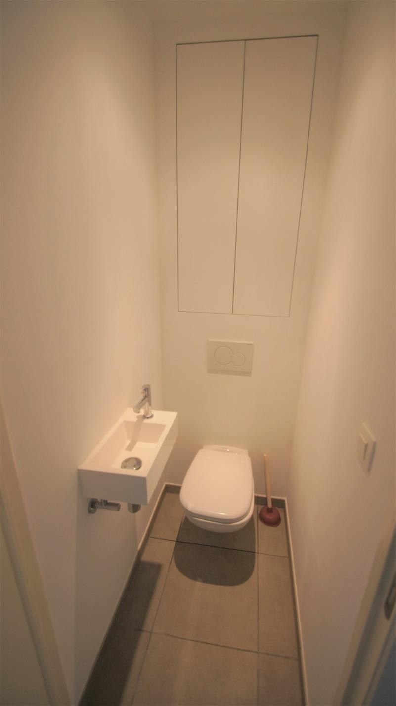 Ruim en recent 2 slpks-app. met terras en autostaanplaats foto 9