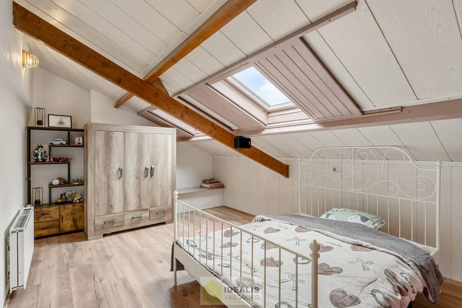 CHARMANTE EN GOED ONDERHOUDEN WONING MET 2 SLAAPKAMERS, 2 BADKAMERS, KNAP UITGERUSTE KEUKEN EN LICHTRIJKE WOONKAMER OP EEN HEERLIJK PERCEEL MET GROEN VERGEZICHT! foto 22