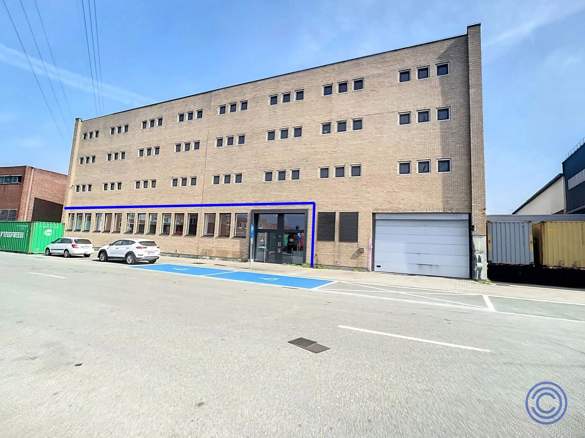 Strategisch gelegen kantoor ca. 670m² in havengebied! foto {{pictureIndex}}