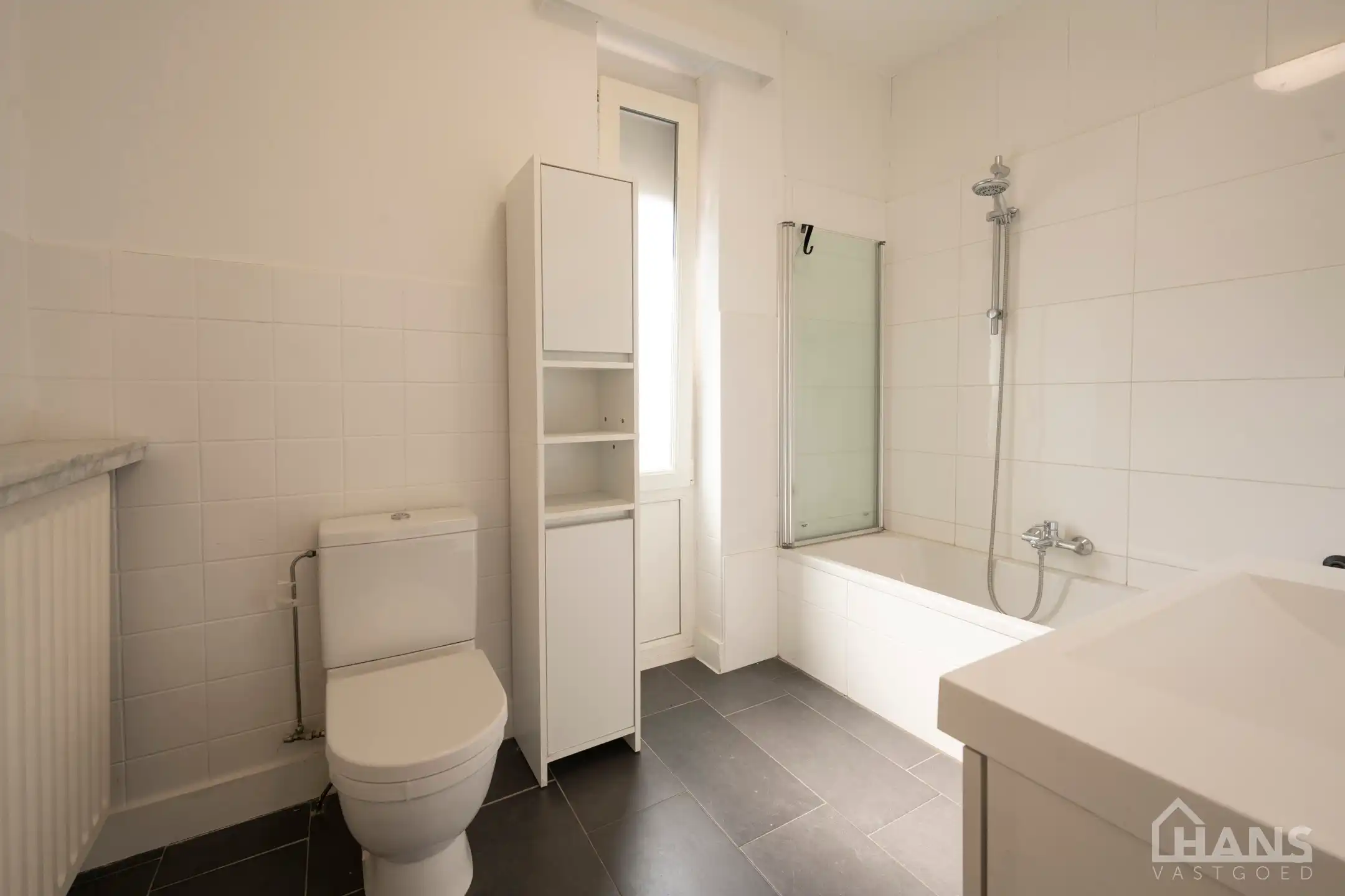 Tof, opgefrist appartement. foto 9