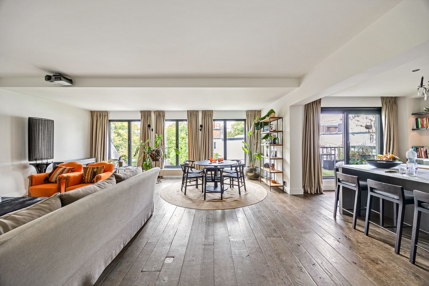 Op toplocatie te Antwerpen-Berchem: Instapklaar en energiezuinig (EPC B) luxe appartement van 127m² met zalig terras foto {{pictureIndex}}