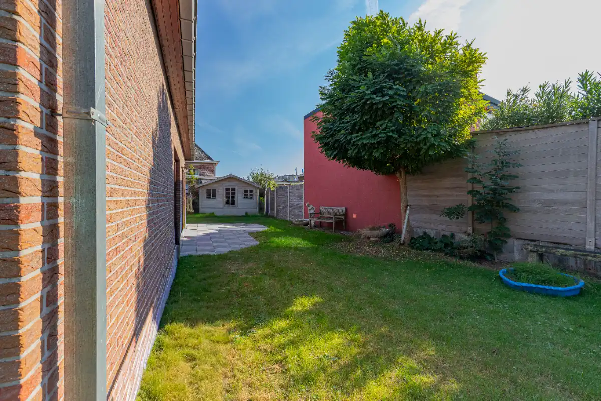 Zeer goed gelegen bungalow op wandelafstand van het centrum, station en de scholen van Dendermonde foto 17