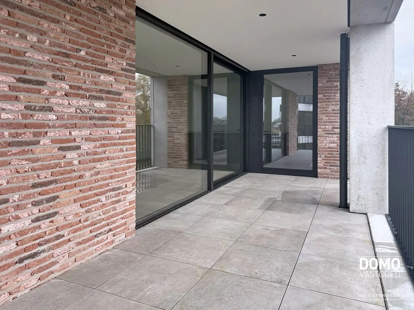 RUIM APPARTEMENT MET PRACHTIG TERRAS, LIFT EN GARAGEBOX IN CENTRUM KERMT foto 10