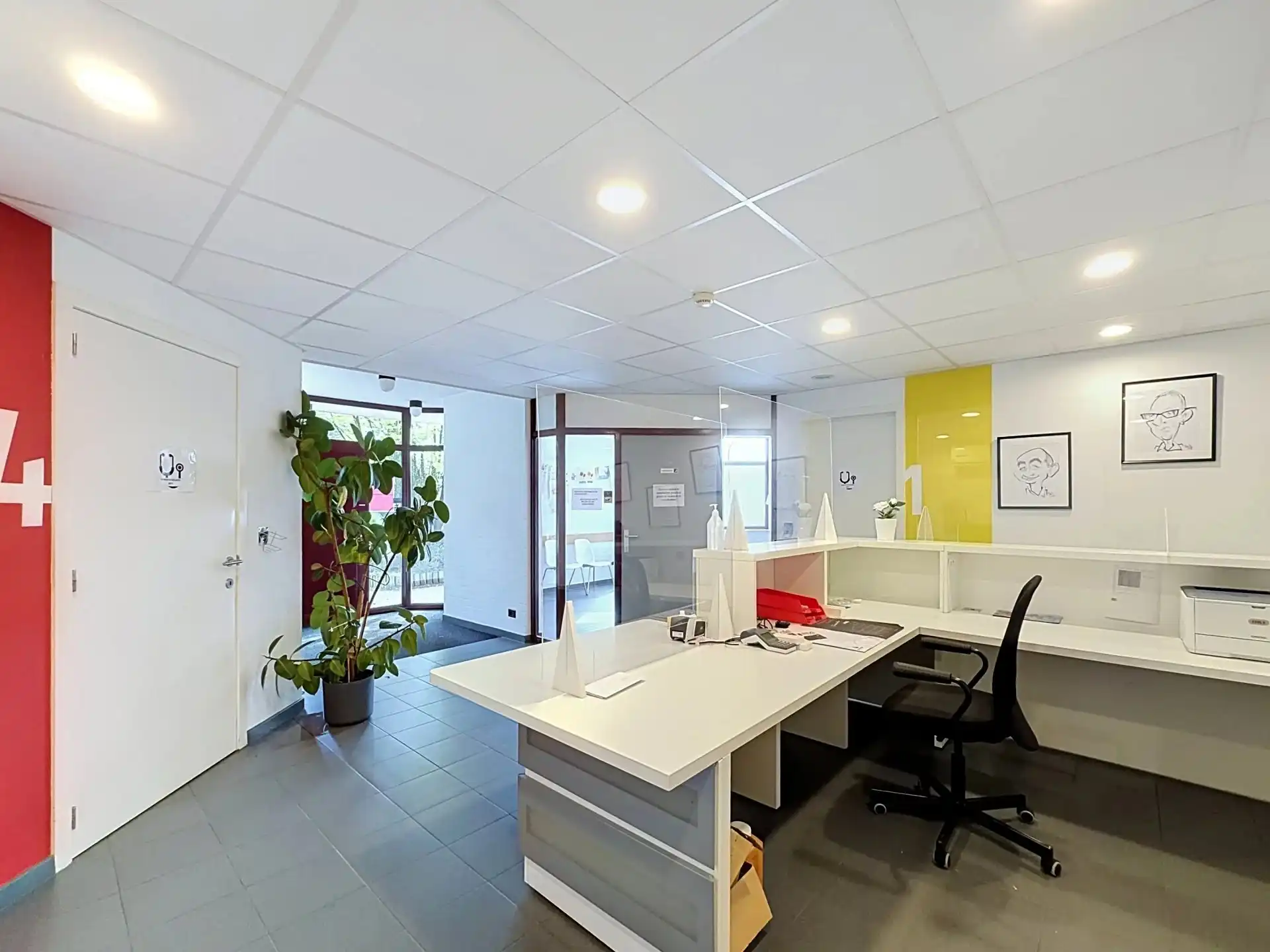 Ruime handels- en praktijkruimte van 170 m² te huur in Mol foto 7