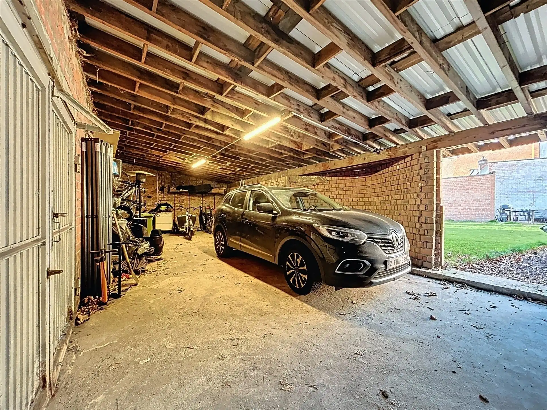 Instapklare ruime woning met grote garage op perceel van 359m² foto 9