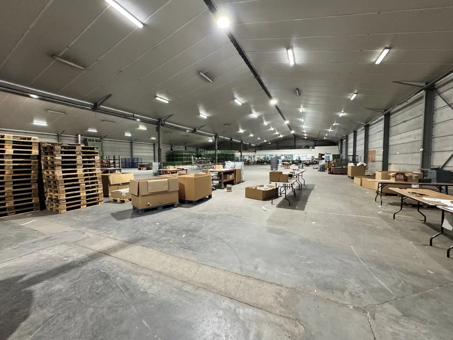 Loods met burelen te huur te Koekelare  foto 9