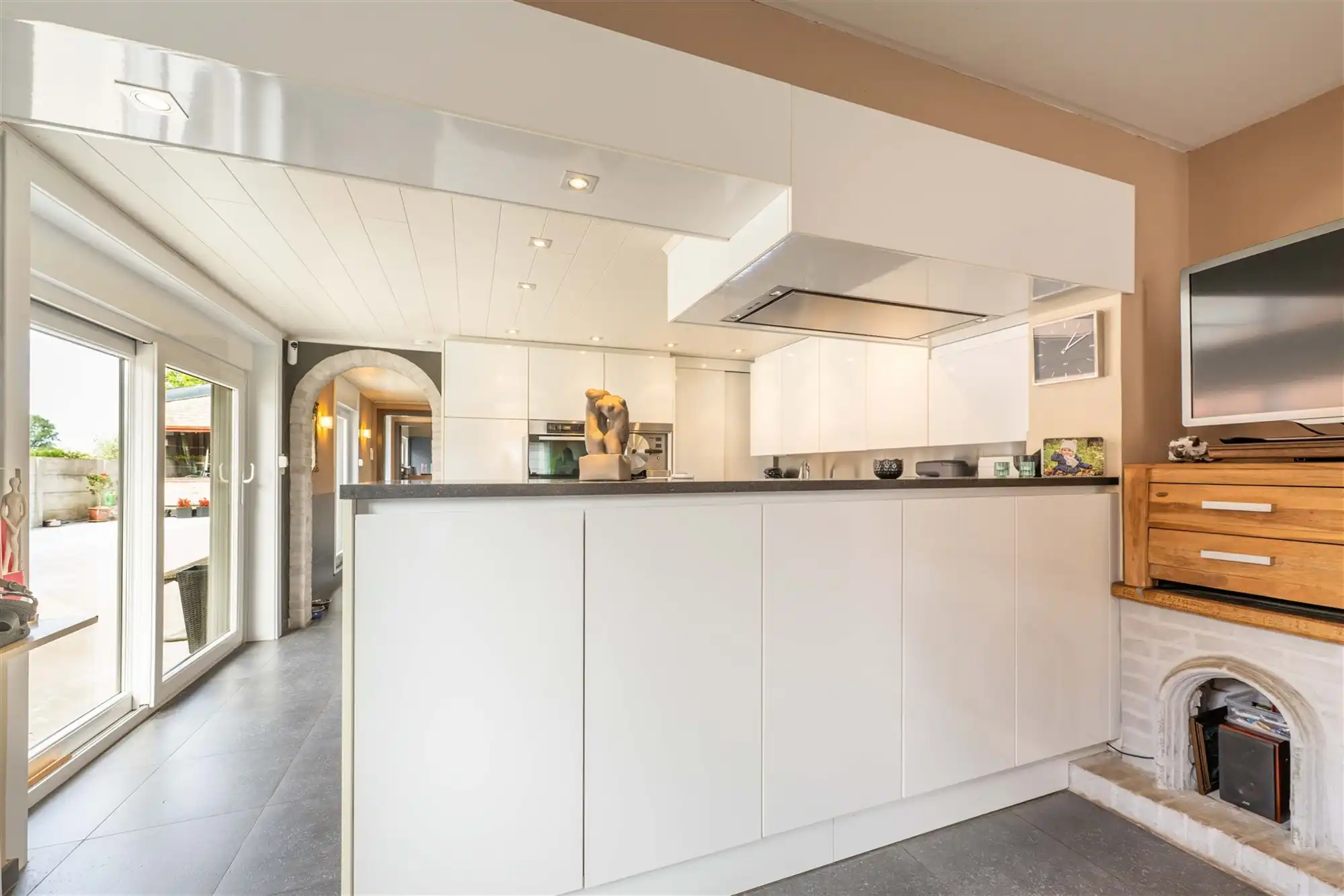 Woning met loods foto 10