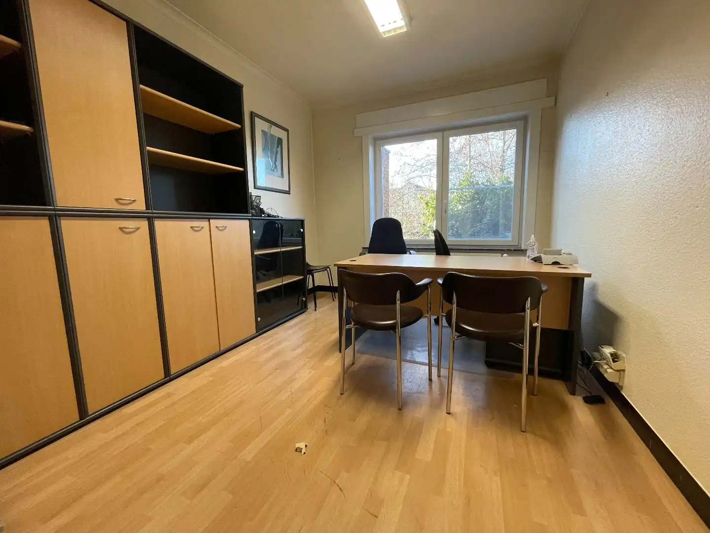 Commercieel gelegen kantoorruimtes te huur nabij centrum Kuurne (±168 m²) foto 6