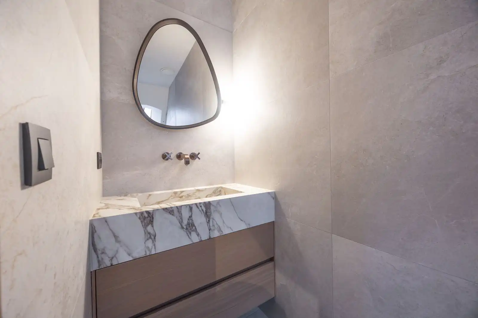 Exclusieve recente villa op uitzonderlijk ruim perceel in groene omgeving foto 20