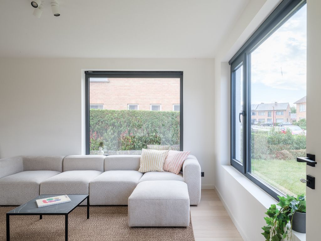 Hoogwaardig gerenoveerde gezinswoning met 4 slaapkamers en landelijke zichten – nabij station Hansbeke foto 8