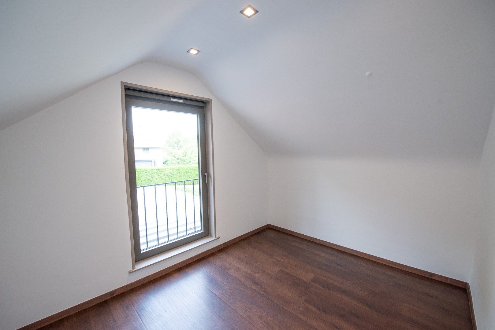 Knap gerenoveerde halfopen bebouwing met 3 slpks, garage & carport! foto 20