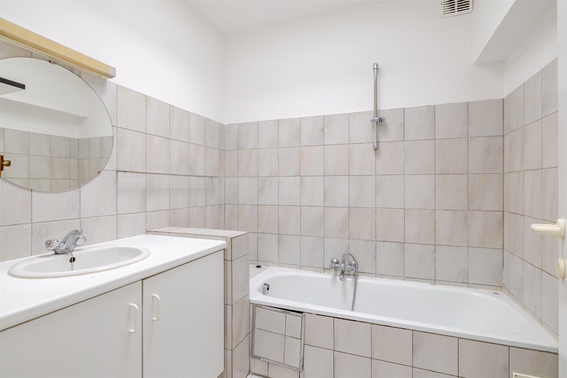 Opbrengsteigendom bestaande uit 6 ruime appartementen + 32 garageboxen foto 14
