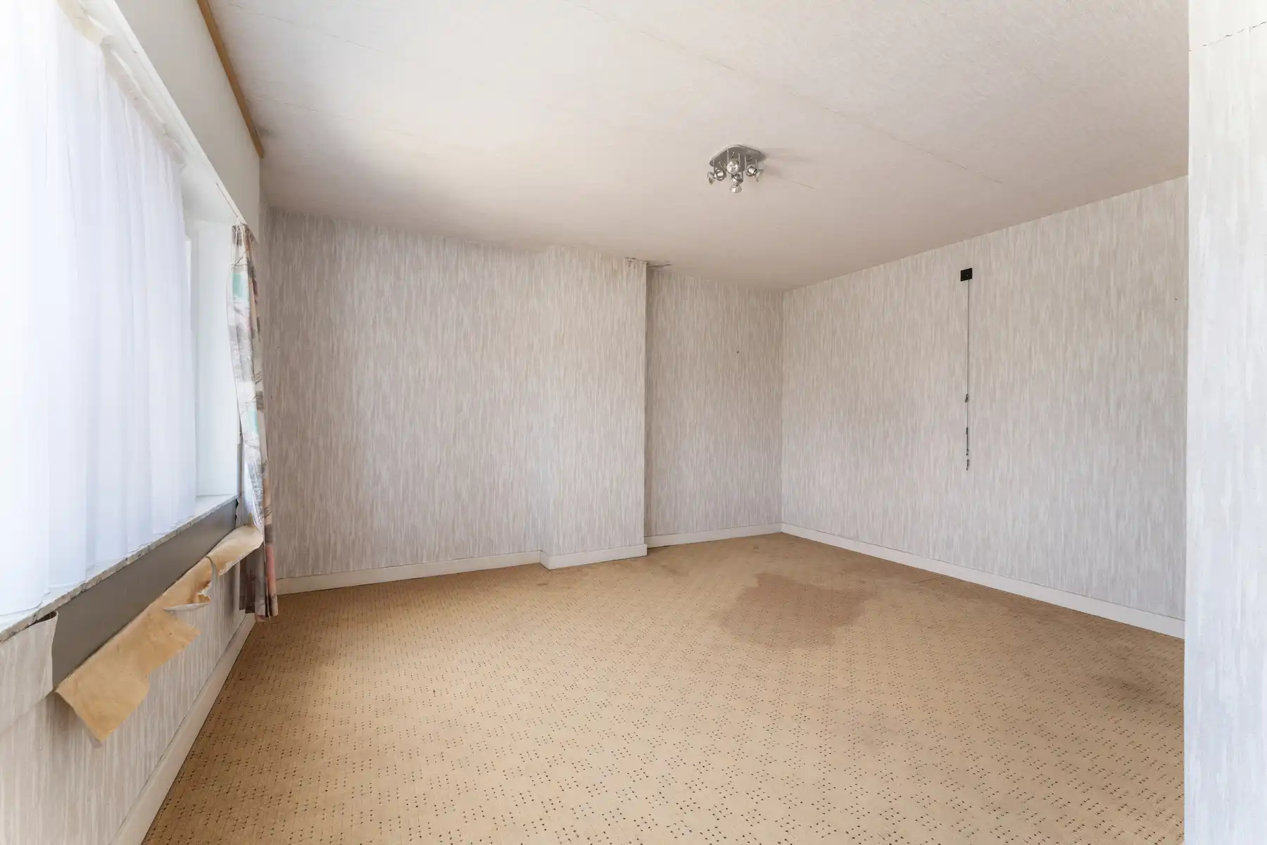Statige woning met ruime loods foto 15