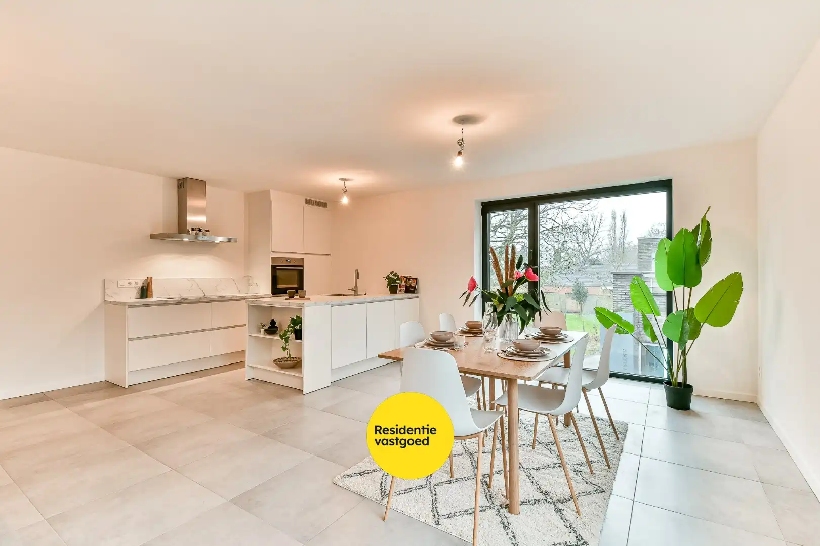 Stijlvol en energiezuinig wonen in hartje Gistel foto {{pictureIndex}}