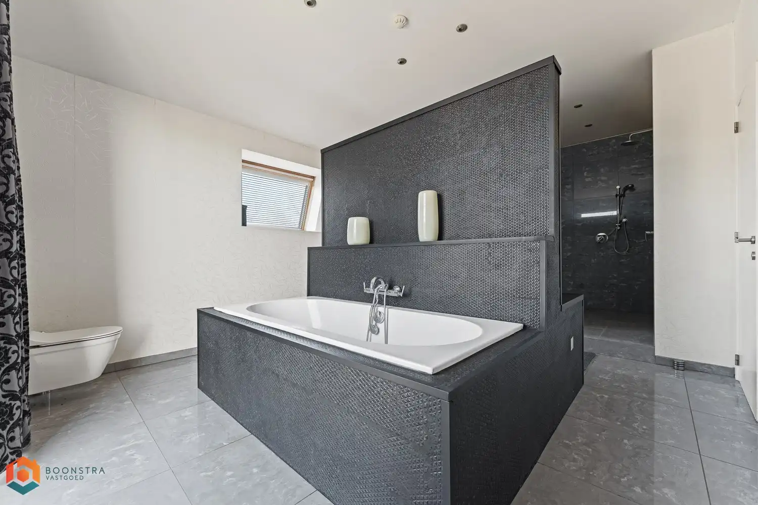 Handelspand met woonst en ruime parking op een perceel van 2592 m² te Rotselaar foto 19