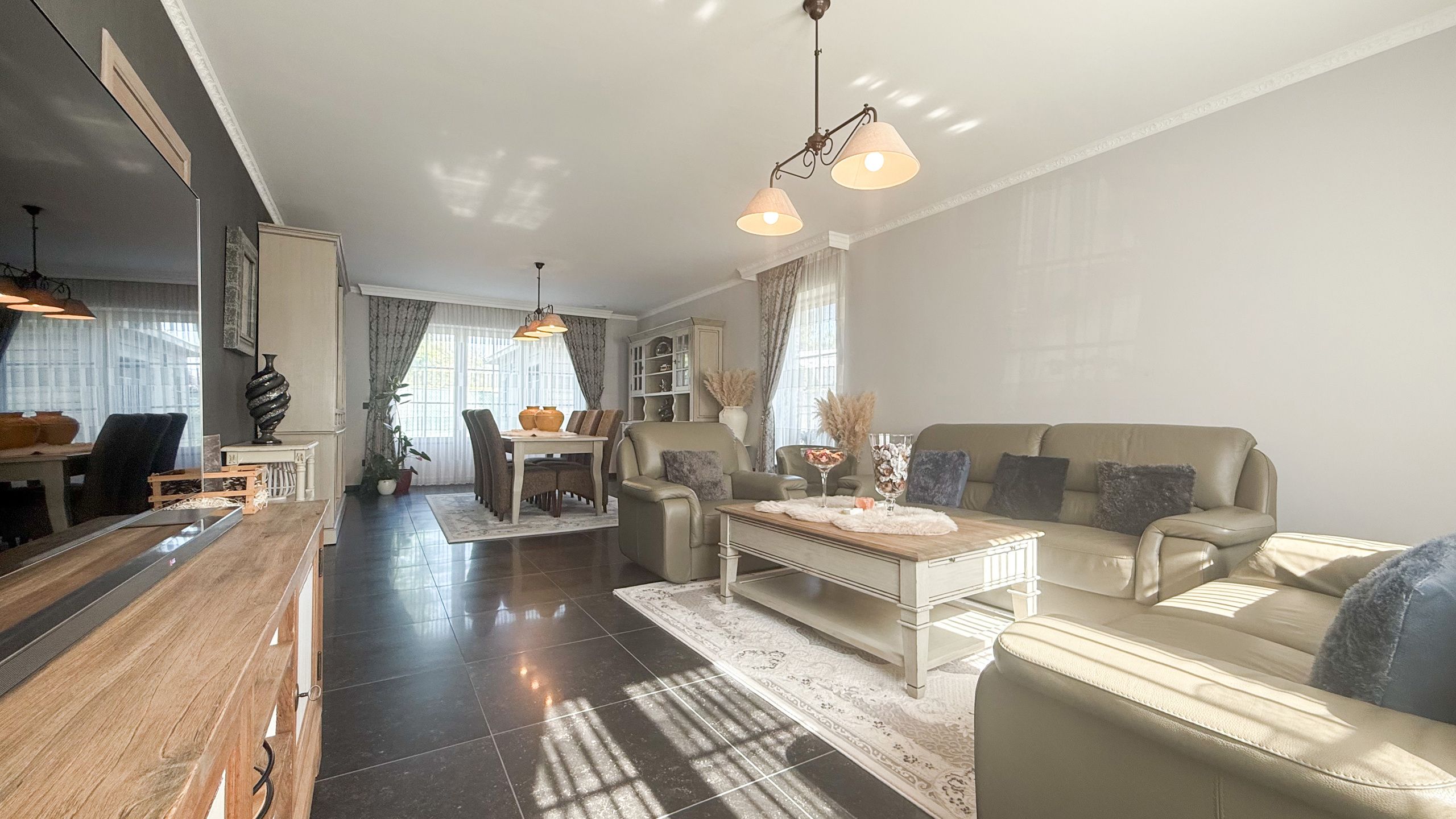 Karaktervolle nieuwbouw villa met 6slpks te Houthalen! foto 2